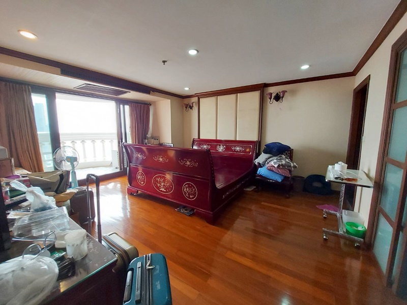 ขายคอนโด สเตท ทาวเวอร์ พื้นที่ 136.46 ตรม. 1 ห้องนอน ขาย 12 ล้านบาท