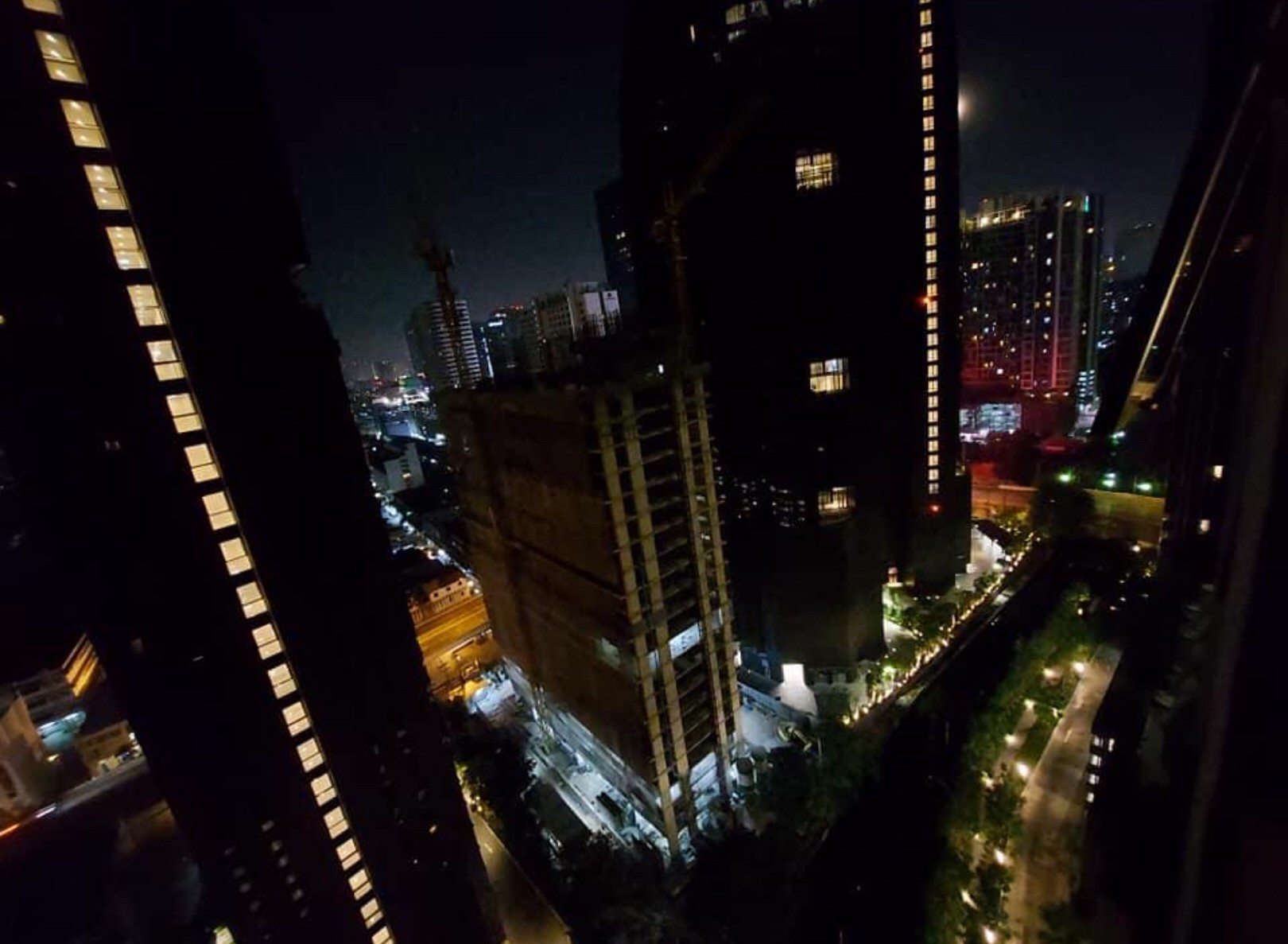 ให้เช่าคอนโด ไลฟ์ อโศก - พระราม 9 พื้นที่ 33 ตรม. 1 ห้องนอน เช่า 20,000 บาท/เดือน