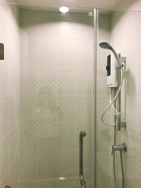 ขาย/ให้เช่า คอนโด เดอะ ทรี อินเตอร์เชนจ์ 23 ตร.ม. สตูดิโอ เช่า 8,000 บ/ด ขาย 2.5 ล.