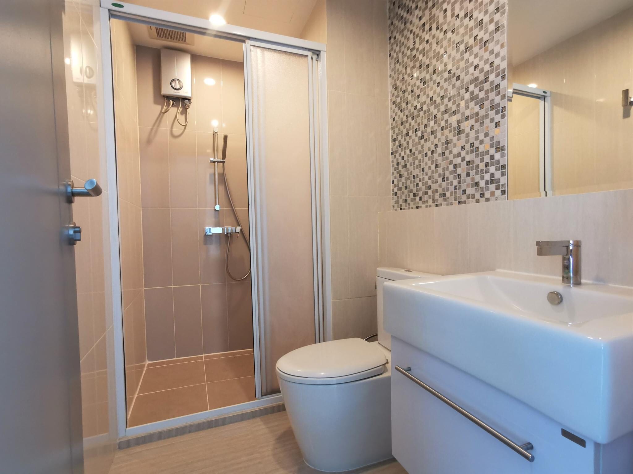 ให้เช่า ไลฟ์ รัชดาภิเษก 56 ตรม. 2 ห้องนอน เช่า 25,000 บาท/เดือน