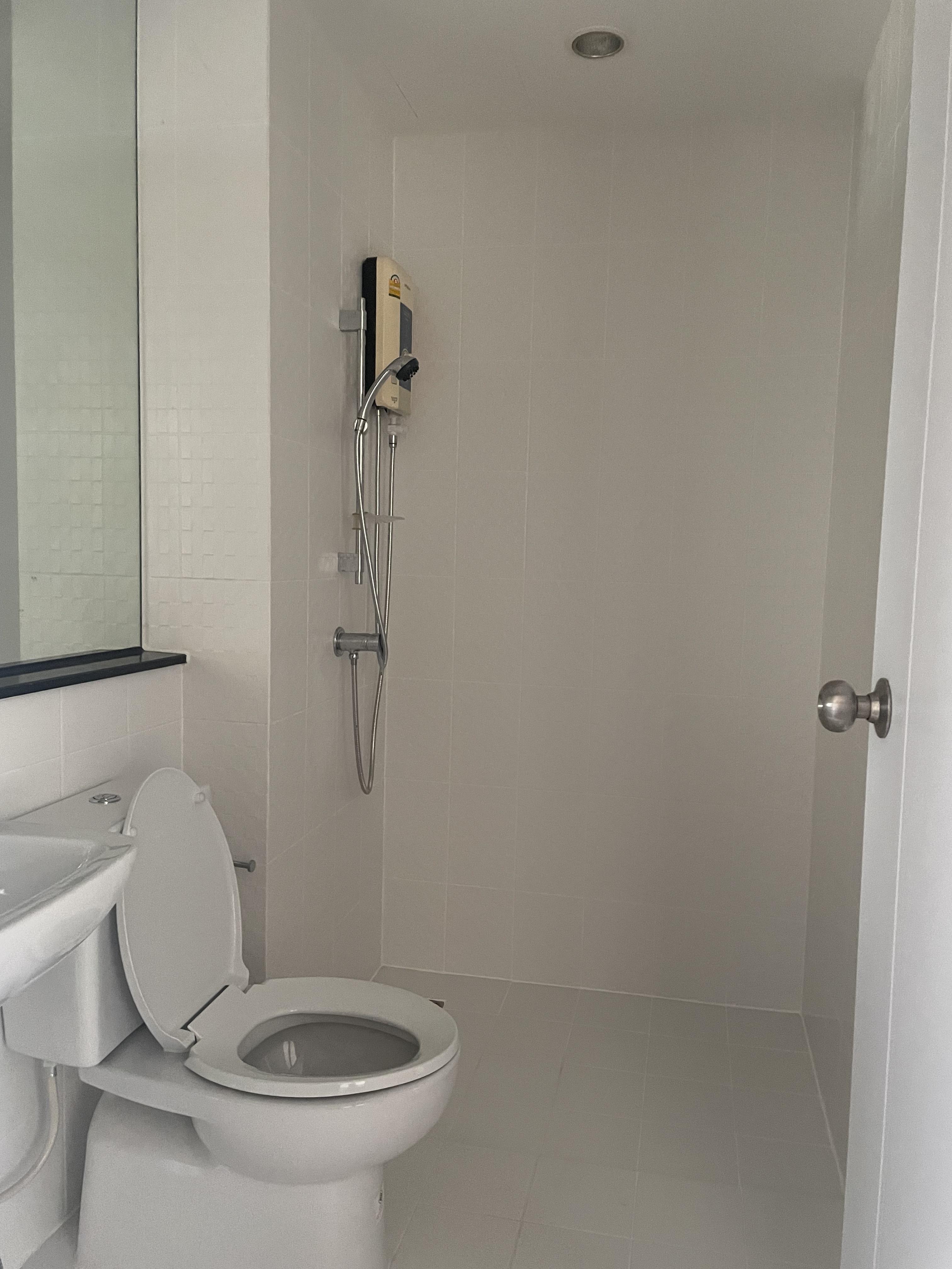 The tree interchange 2 ห้องนอน 2 ห้องน้ำ 64 ตรม