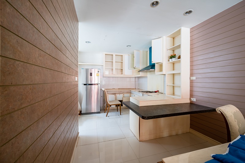 ให้เช่าทาวน์โฮม 4 ชั้น ย่านสุขุมวิท พื้นที่ 30 ตรว. 4 ห้องนอน เช่า 85,000 บ/ด