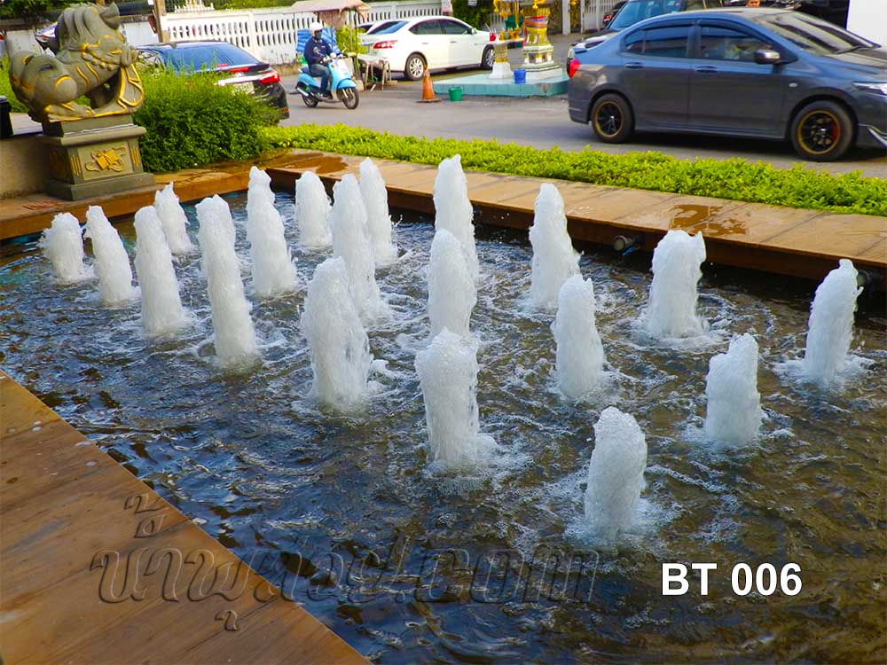 บ่อน้ำพุสี่เหลี่ยม น้ำพุทรงต้นสน 21 หัว ที่หน้า บ.บ้านกรองทอง