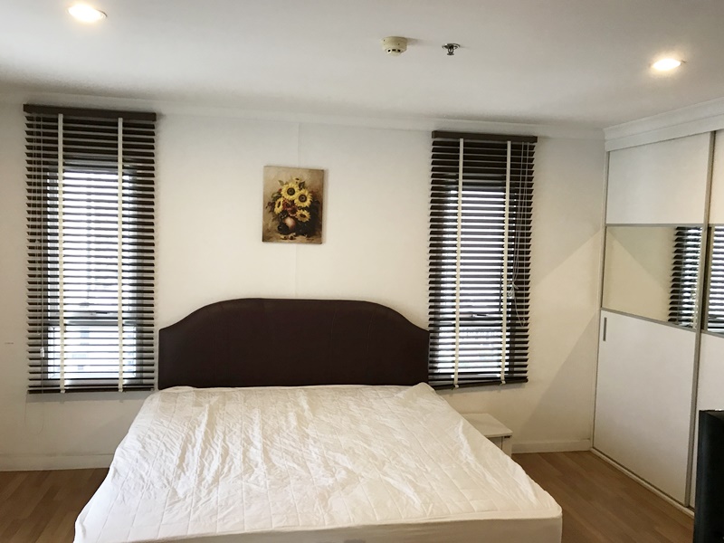 ให้เช่าคอนโด ลุมพินี เพลส พระราม 9 พื้นที่ 75 ตร.ม. 2 ห้องนอน เช่า 28,000 บ/ด