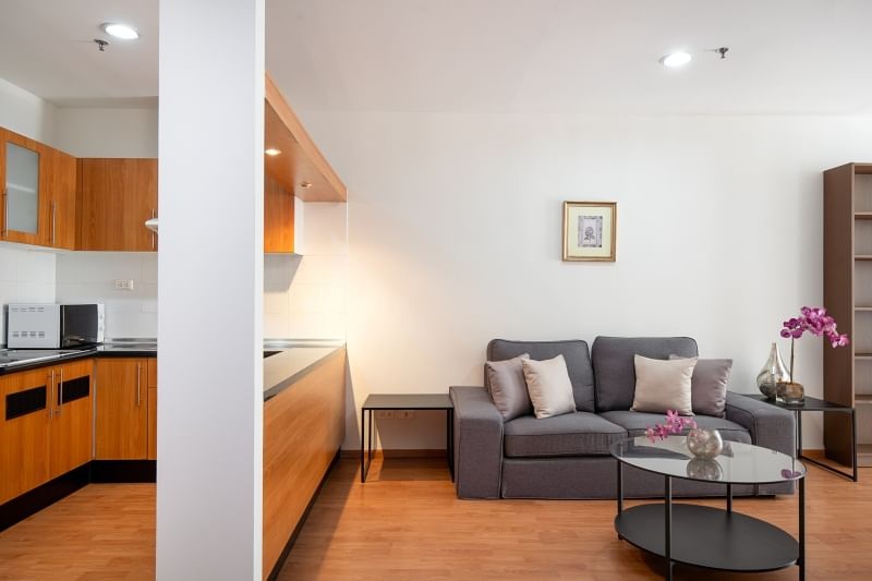 ให้เช่าคอนโด เดอะ แคปิตอล สุขุมวิท 30/1 พื้นที่ 66 ตร.ม. 1 ห้องนอน เช่า 28,000 บ/ด