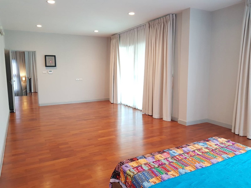 ขายบ้านเดียว 2 ชั้น ย่านสาทร พื้นที่ 94.90 ตรว. 4 ห้องนอน ขาย 19.5 ล้านบาท