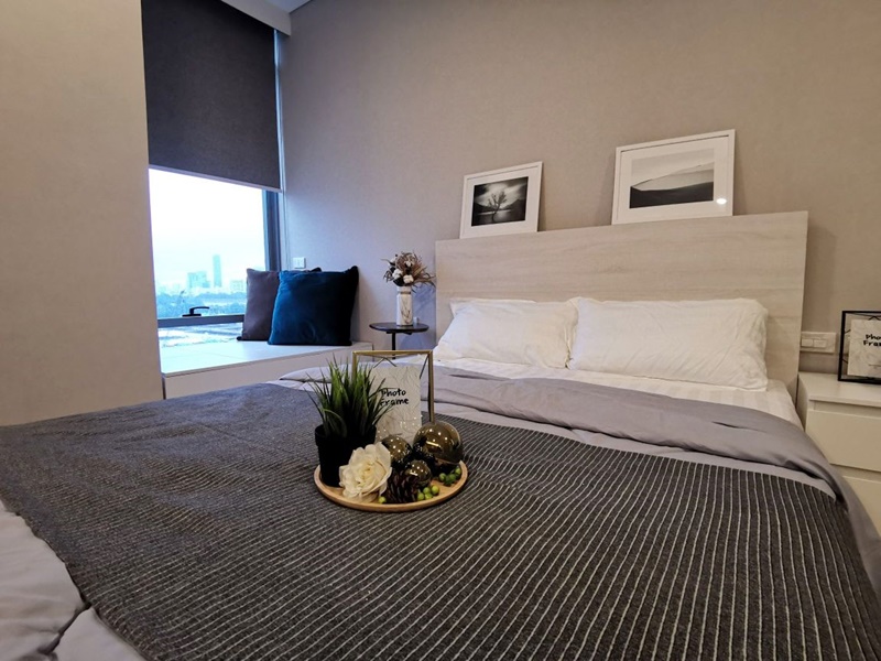 ให้เช่าคอนโด ไซมิส เอ๊กซ์คลูซีพ ควีนส์ พื้นที่ 35 ตร.ม. 1 ห้องนอน เช่า 18,000 บ/ด