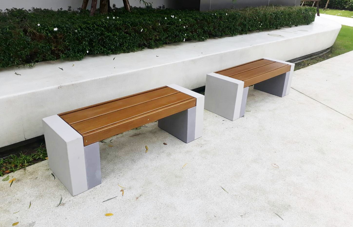 ม้านั่งสนาม รุ่นบล็อคทูโทน ไม้ไฟเบอร์ซีเมนต์ สีไม้สัก