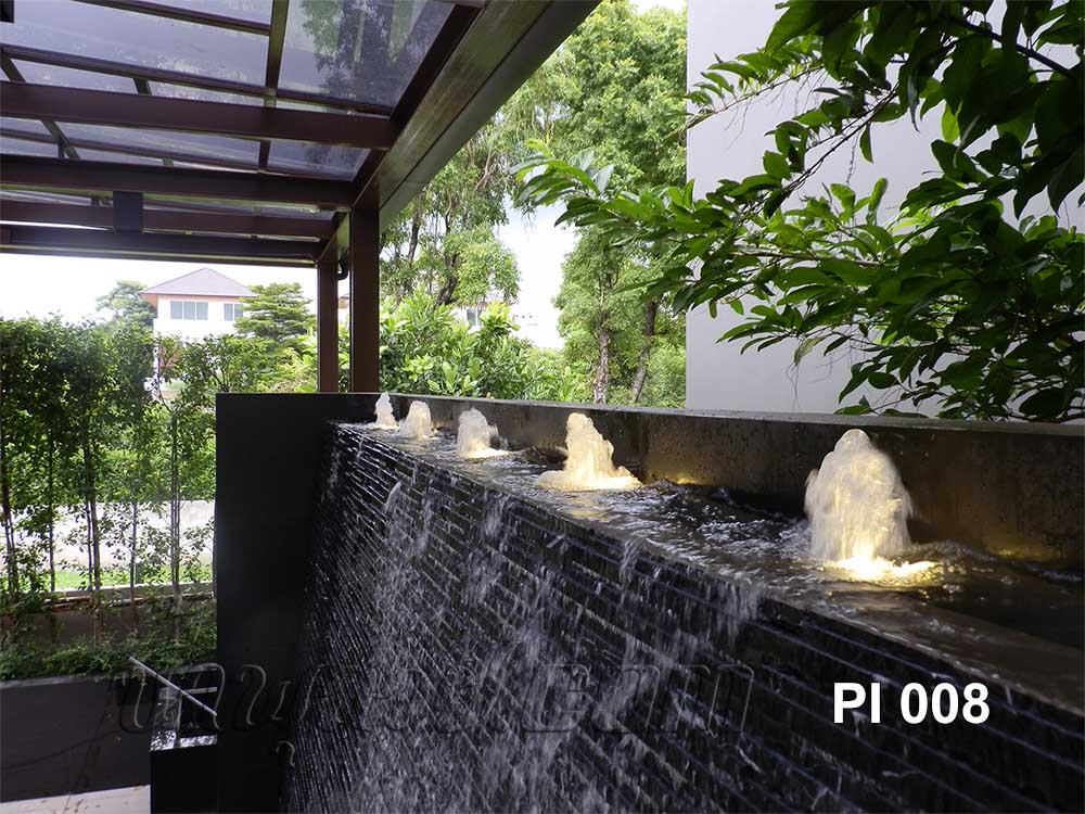 บ่อน้ำพุและน้ำตก ที่บ้านคุณพิศมัย ม.ไม้ล้อมเรือน