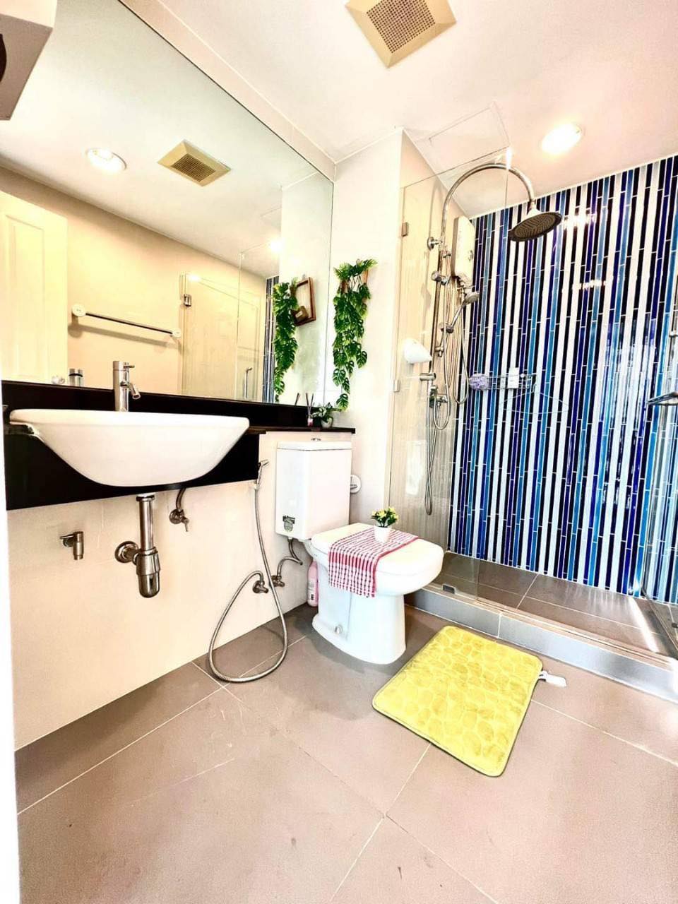 24.2.18 ขายคอนโด ชาโตว์ อินทาวน์ เมเจอร์รัชโยธิน ห้องสตู 1 ห้องน้ำ ขนาด 29 ตร.ม ชั้น 4 เฟอร์ครบ