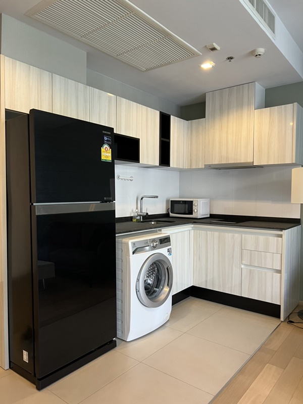 ขาย/ให้เช่า เฮช คิว ทองหล่อ 40 ตรม. 1 ห้องนอน เช่า 45,000 บาท/เดือน ขาย 10.5 ล้านบาท