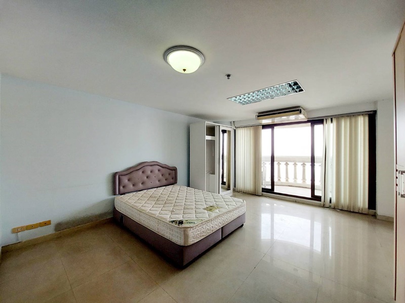 ขายคอนโด สเตท ทาวเวอร์ คอนโดมิเนียม 68 ตรม. 2 ห้องนอน ขาย 12.5 ล้านบาท