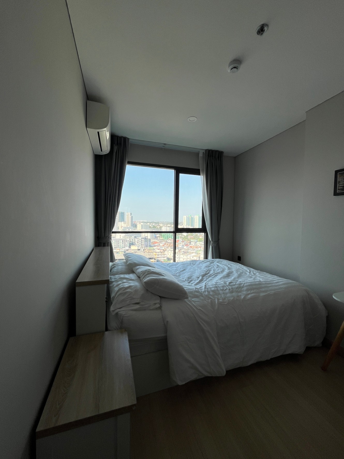 ให้เช่าคอนโด ลุมพินี พาร์ค พหล 32 พื้นที่ 30 ตร.ม. 1 ห้องนอน มีประตูกั้นห้อง