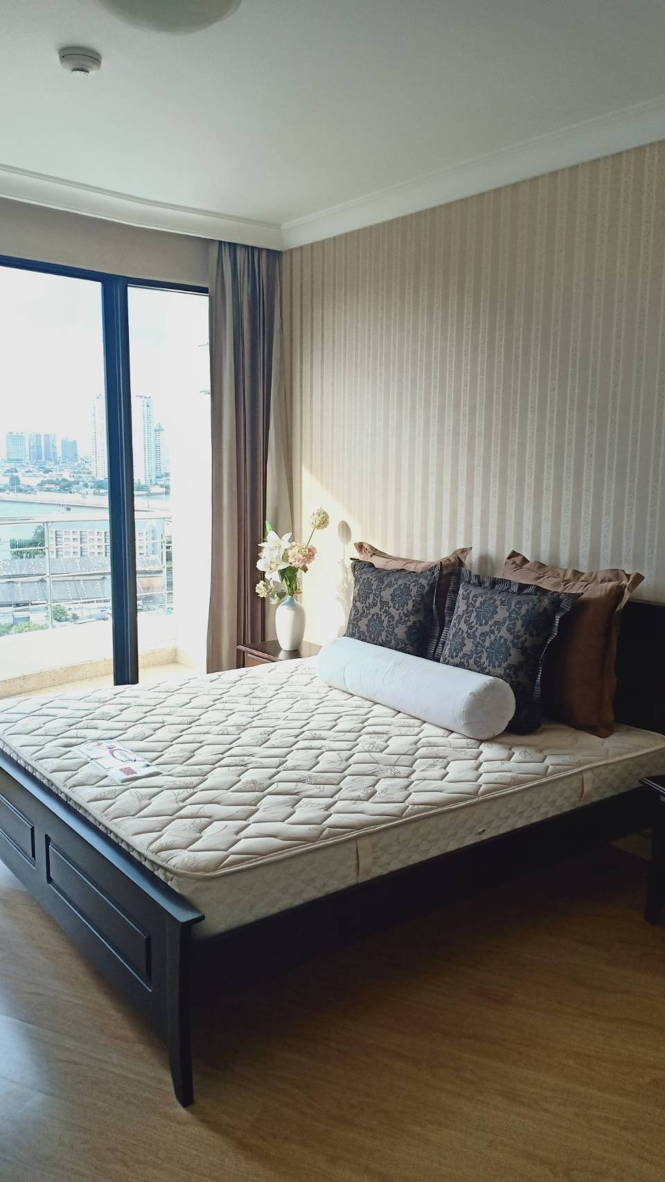 เช่า หรือ ขายห้องชุดหรู คอนโด ศุภาลัย คาซ่า ริวา Supalai Casa Riva ถนนเจริญกรุง พระราม 3