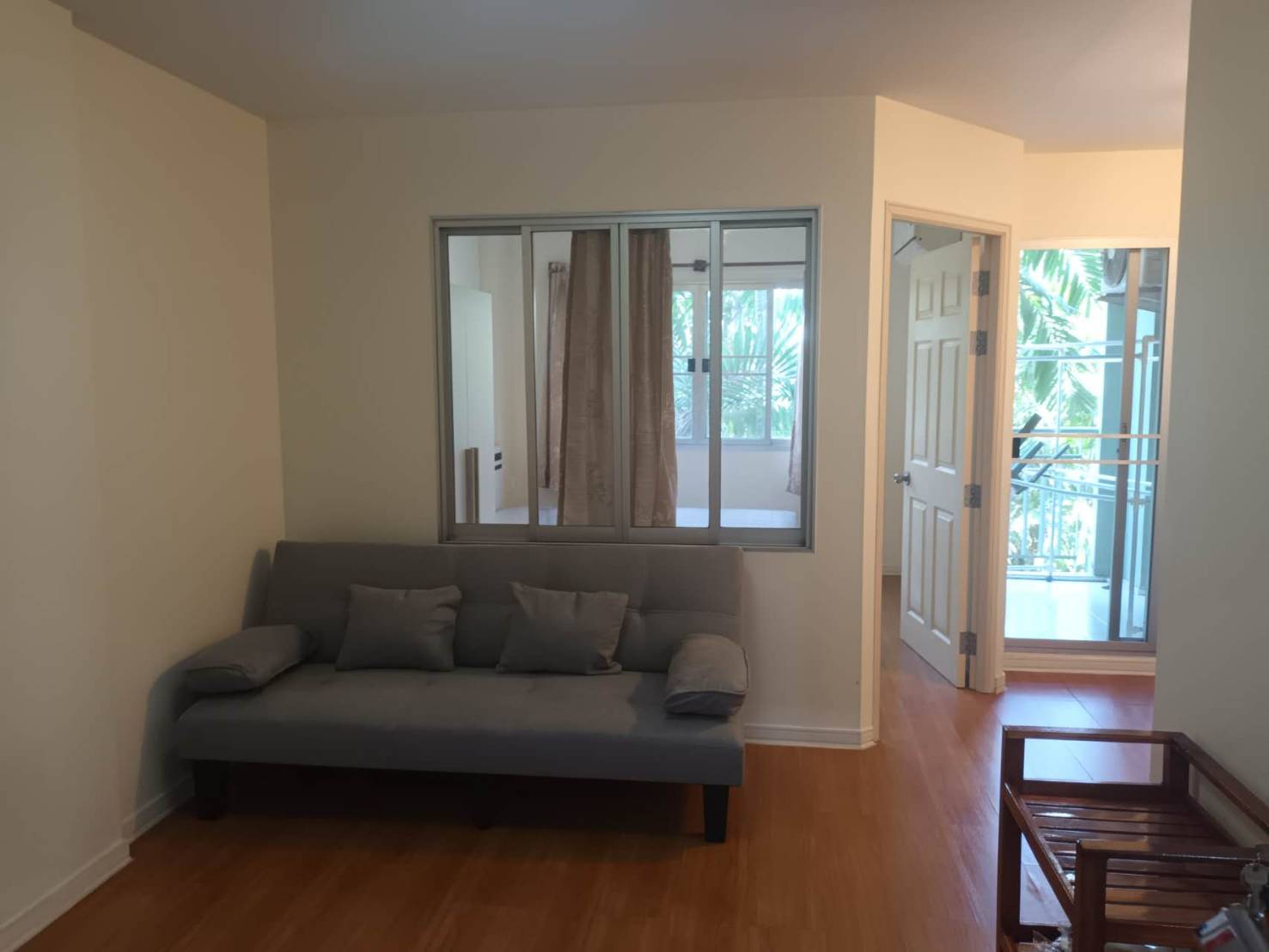 ให้เช่าลุมพินี คอนโดทาวน์ รามอินทรา-หลักสี่ พื้นที่ 28 ตร.ม. 1 ห้องนอน