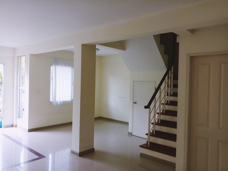 ให้เช่าทาวน์โฮม 3 ชั้น ย่านแบริ่ง 58 พื้นที่ 30 ตรว. 3 ห้องนอน เช่า 13,000 บ/ด