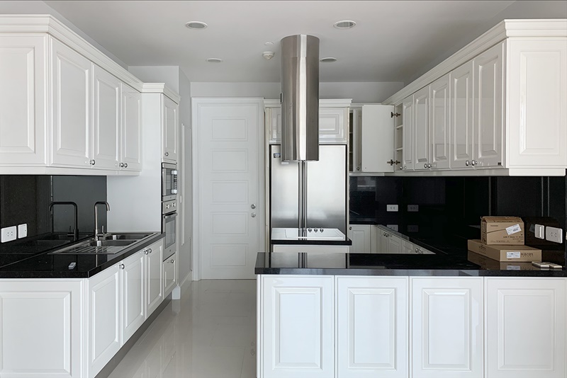 ให้เช่าคอนโด รอย์ช ไพรเวท เรสซิเดนซ์ส พื้นที่ 178 ตรม. 3 ห้องนอน เช่า 145,000 บ/ด