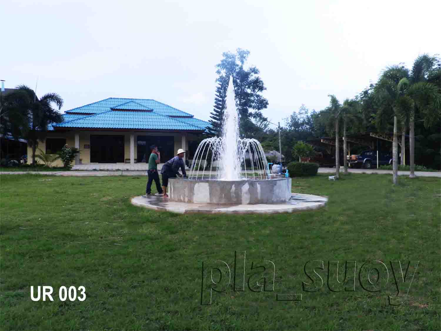 น้ำพุ ฮวงจุ้ย ด้านหน้าบริษัท UNITEX RUBBER ที่ จ. ระยอง