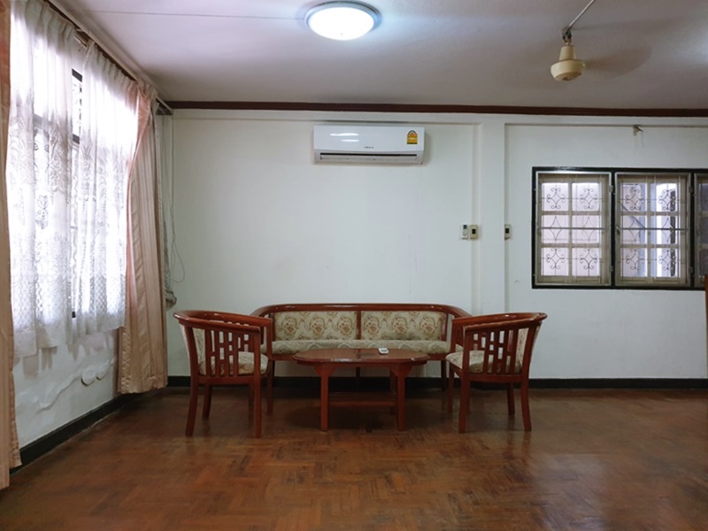 ให้เช่าบ้านเดี่ยว 2 ชั้น ย่านรัชดา พื้นที่ 60 ตรว. 3 ห้องนอน เช่า 60,000 บ/ด