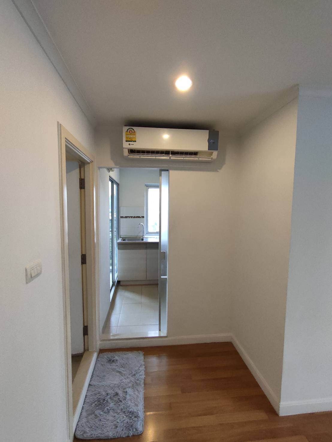 ให้เช่าคอนโด ลุมพินี เพลส พระราม 4 - กล้วยน้ำไท 37 ตรม. 1 ห้องนอน เช่า 15,000 /เดือน