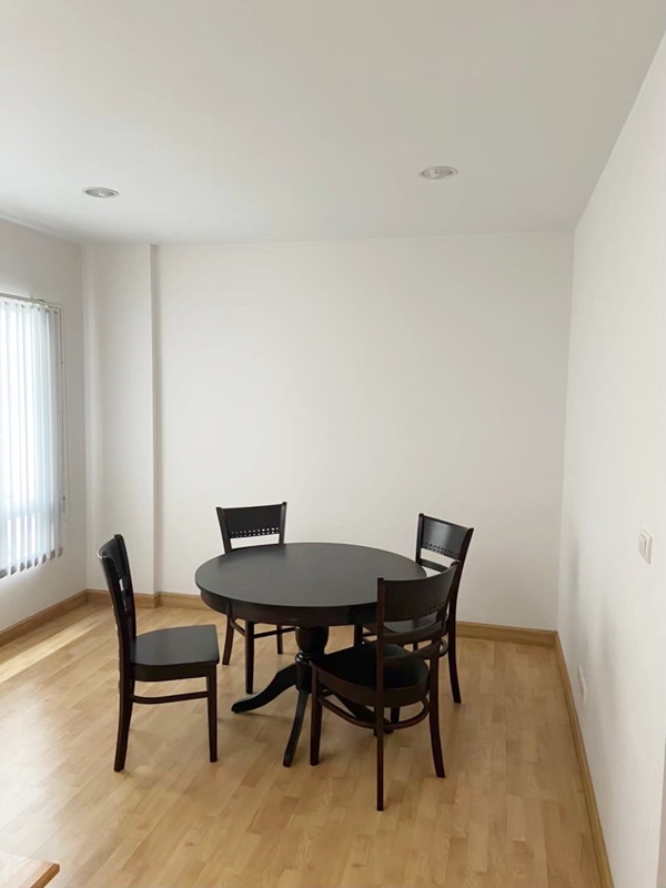 ขายทาวน์เฮ้าส์ 3 ชั้น ย่านลาดพร้าว พื้นที่ 167 ตรม. 3 ห้องนอน ขาย 7.4 ล้านบาท