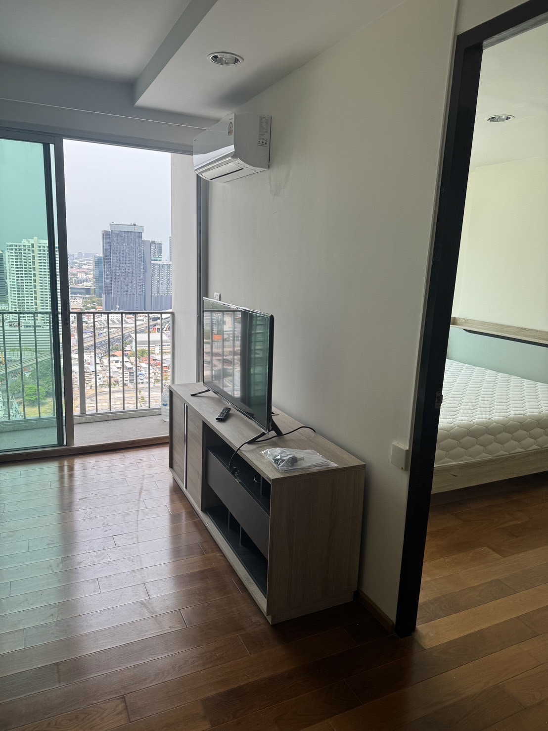 KD-F23.2 ให้เช่าคอนโด แอ็บสแตร็กส์ พหลโยธิน พาร์ค พื้นที่ 45 ตรม. 1 ห้องนอน เช่า 19,000 บาท/เดือน