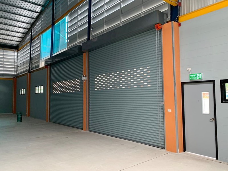 ให้เช่าโกดังสินค้า ย่านเทพารักษ์ พื้นที่ 2,327 ตรม. เช่า 180,000 บ/ด