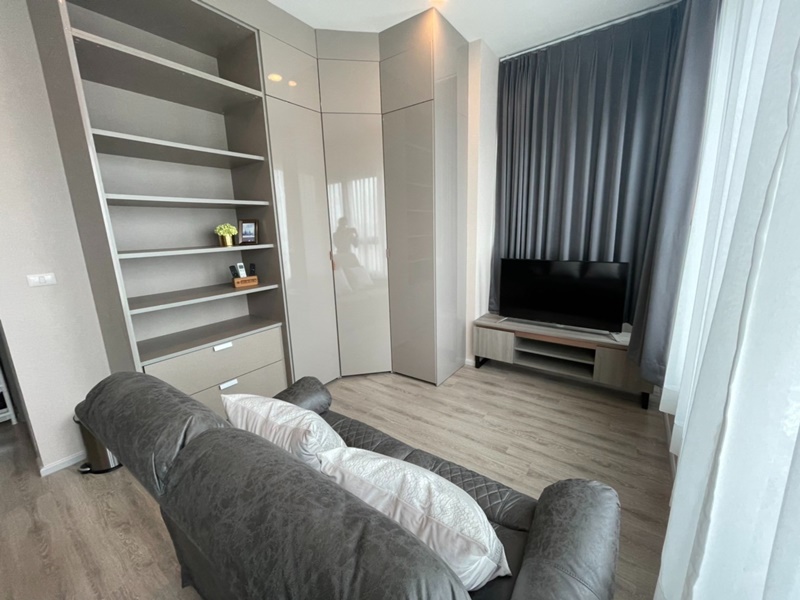 ขาย/ให้เช่า ไนท์บริดจ์ ไพร์ม รัชโยธิน 55 ตร.ม. 2 ห้องนอน. เช่า 38,000 บาท ขาย 11.8 ล้าน