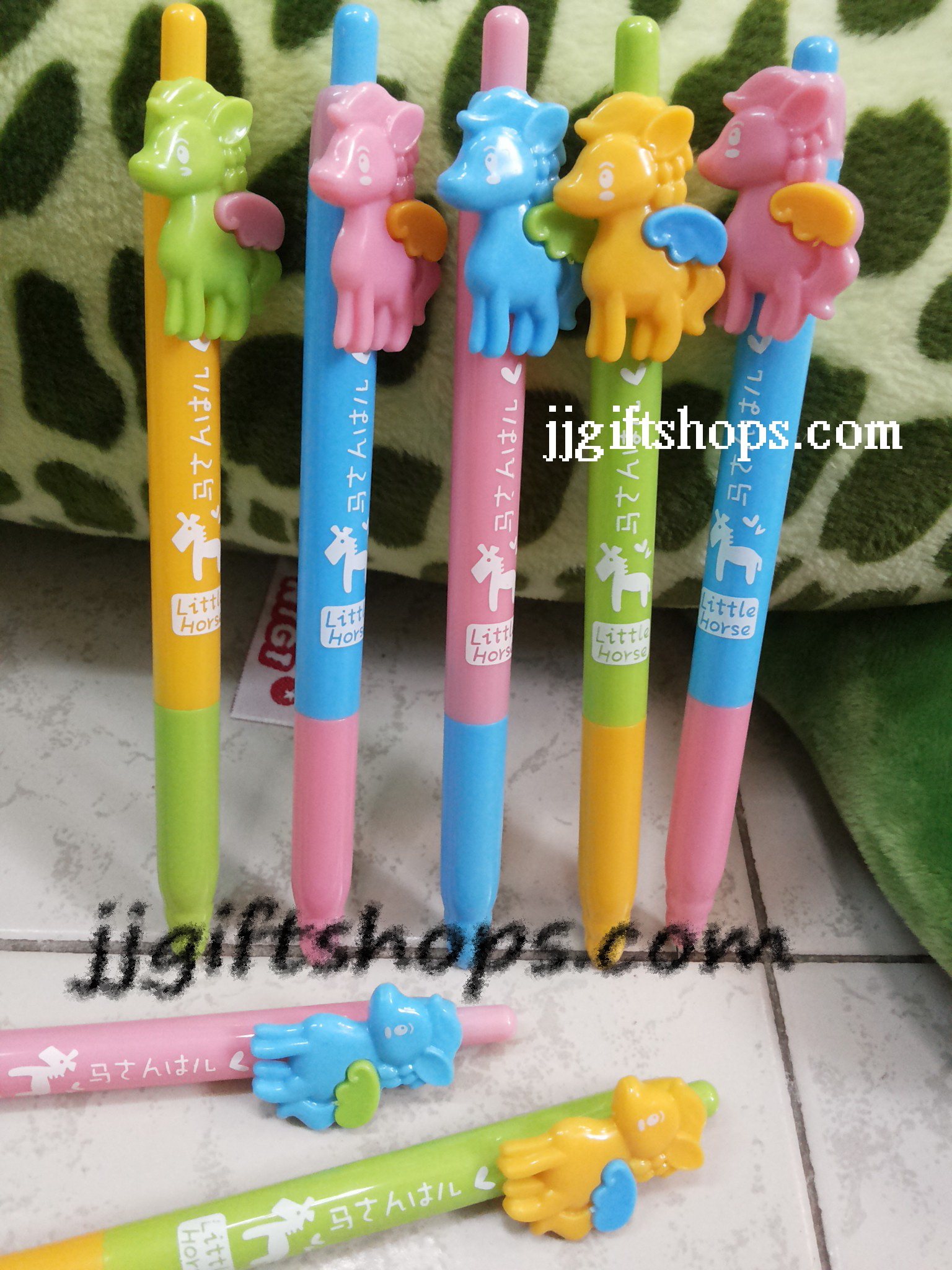 ปากกาลูกลื่น ลายม้าโพนี่ (ซื้อ 6 อันราคาส่ง 15 บาท/อัน)