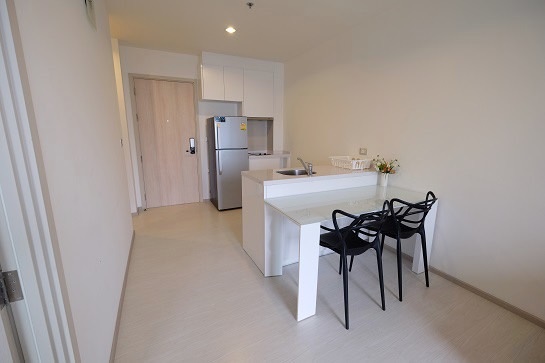 ขาย/ให้เช่า ริทึ่ม สุขุมวิท 42 พื้นที่ 45 ตร.ม. 1 ห้องนอน เช่า 35,000 บ/ด ขาย 9.8 ล้านบาท