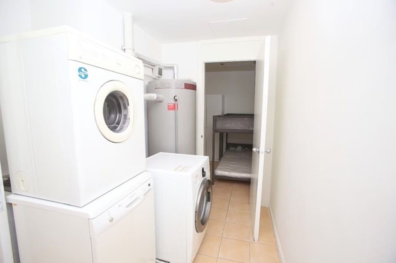 ให้เช่าคอนโด รอยัล เรสสิเดนซ์ พาร์ค 385 ตร.ม. 4 ห้องนอน (ดูเพล็กซ์) เช่า 250,000 บ/ด