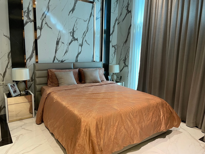 ให้เช่าคอนโด รอยัล เรสสิเดนซ์ พาร์ค 185 ตร.ม. 2 ห้องนอน (เพนต์เฮาส์) ขาย 45 ล้านบาท