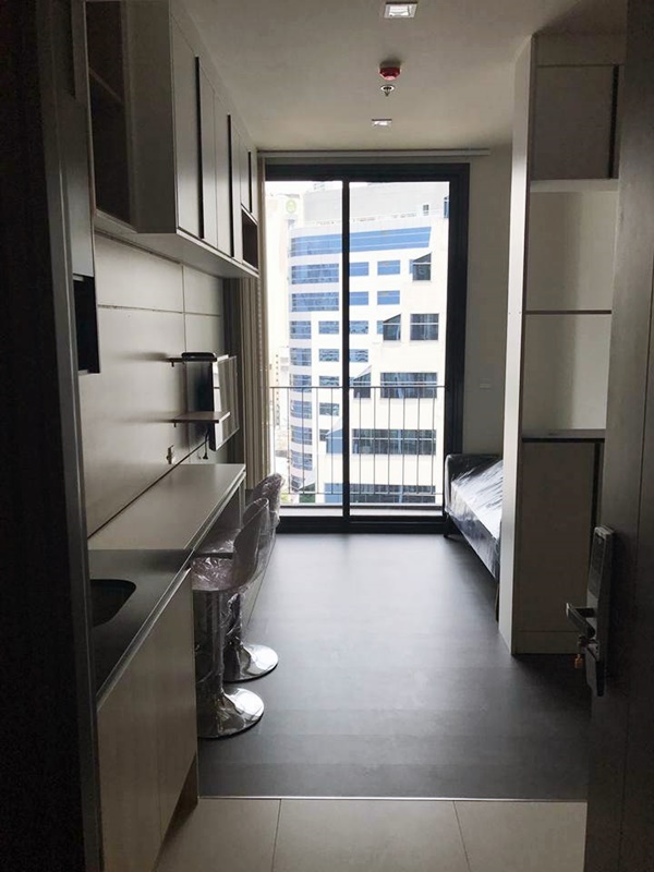 ให้เช่าคอนโด เอดจ์ สุขุมวิท 23 พื้นที่ 30.6 ตร.ม. 1 ห้องนอน เช่า 27,000 บ/ด