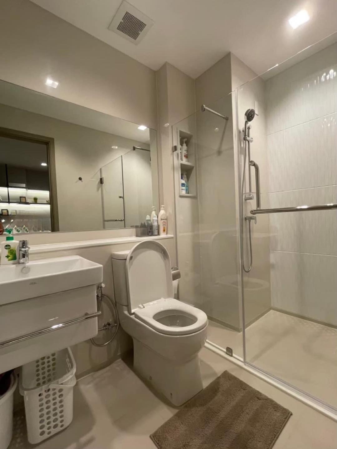 ให้เช่าคอนโด ไลฟ์ อโศก พระราม 9 พื้นที่ 32 ตร.ม 1 ห้องนอน ราคา 22,000 บาท/เดือน