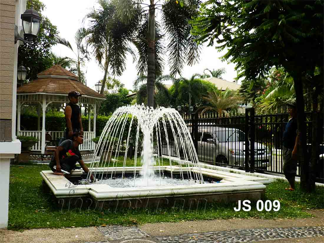 น้ำพุฮวงจุ้ย หน้าบ้านคุณ โจเซฟ ม.ลัดดาวัลย์