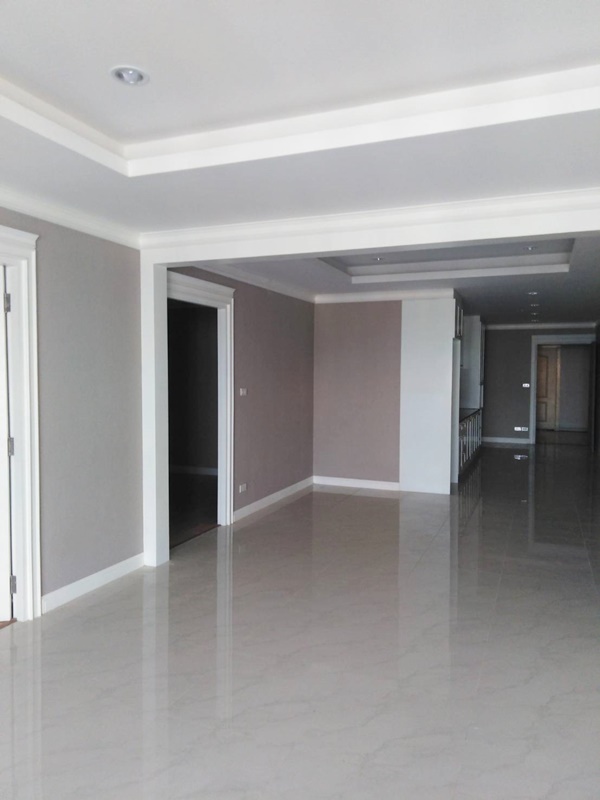 ขายคอนโด สเตท ทาวเวอร์ คอนโดมิเนียม พื้นที่ 120 ตรม. 2 ห้องนอน ขาย 10.99 ล้านบาท