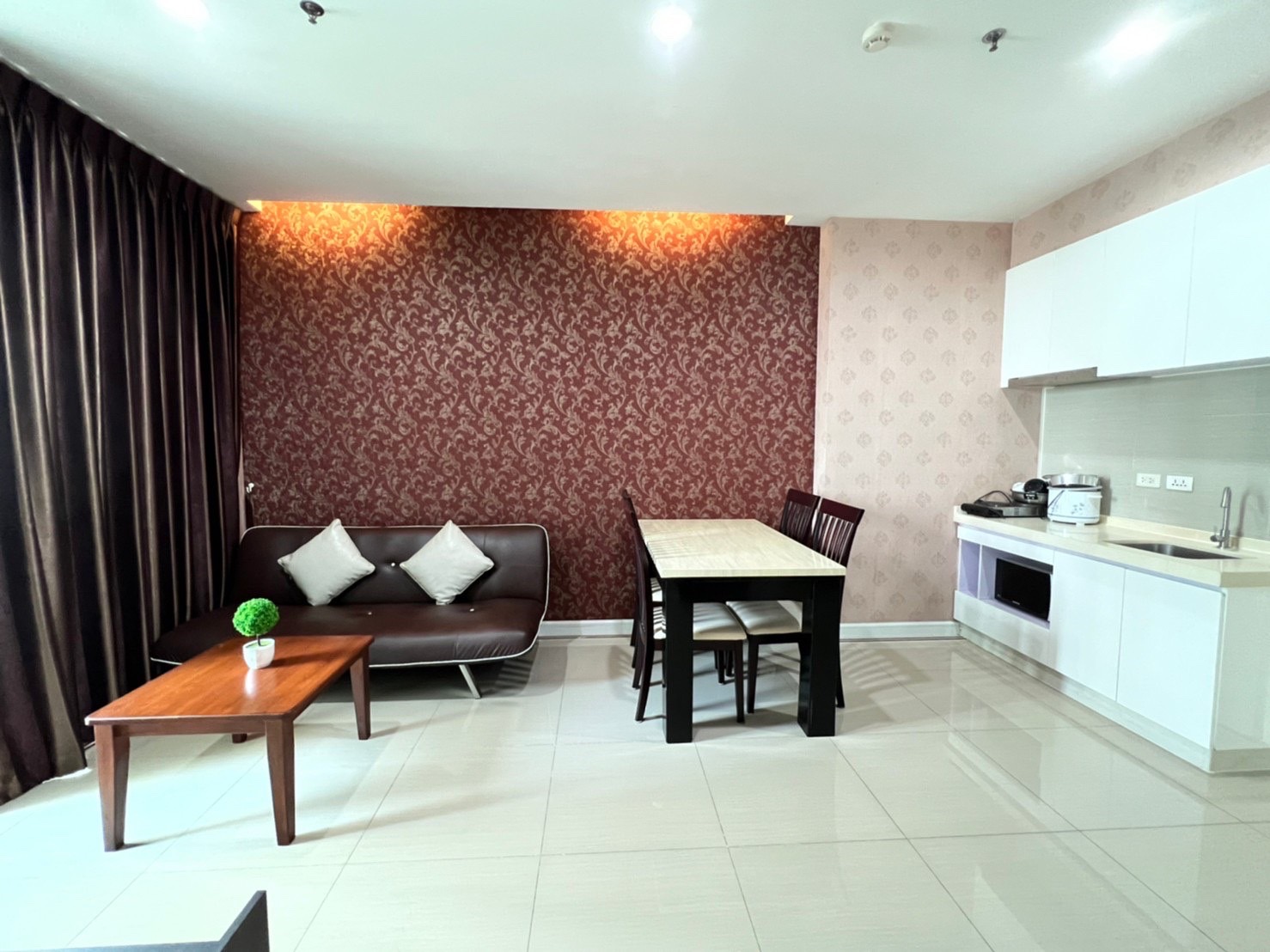 ขาย/ให้เช่า ทีซี กรีน พระราม 9 พื้นที่ 41 ตร.ม. 1 ห้องนอน เช่า 16,000 บ/ด ขาย 3.4 ล้าน