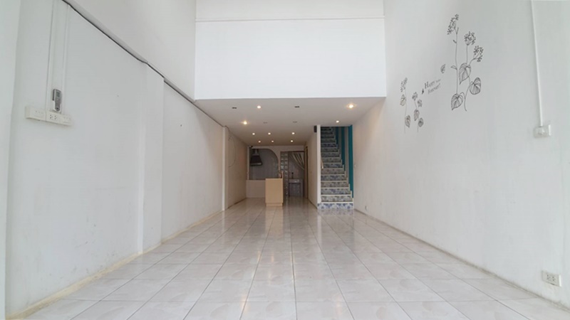 ให้เช่า ตึกแถว 4 ชั้น ย่านพร้อมพงษ์ พื้นที่ 300 ตรม. เช่า 120,000 บ/ด