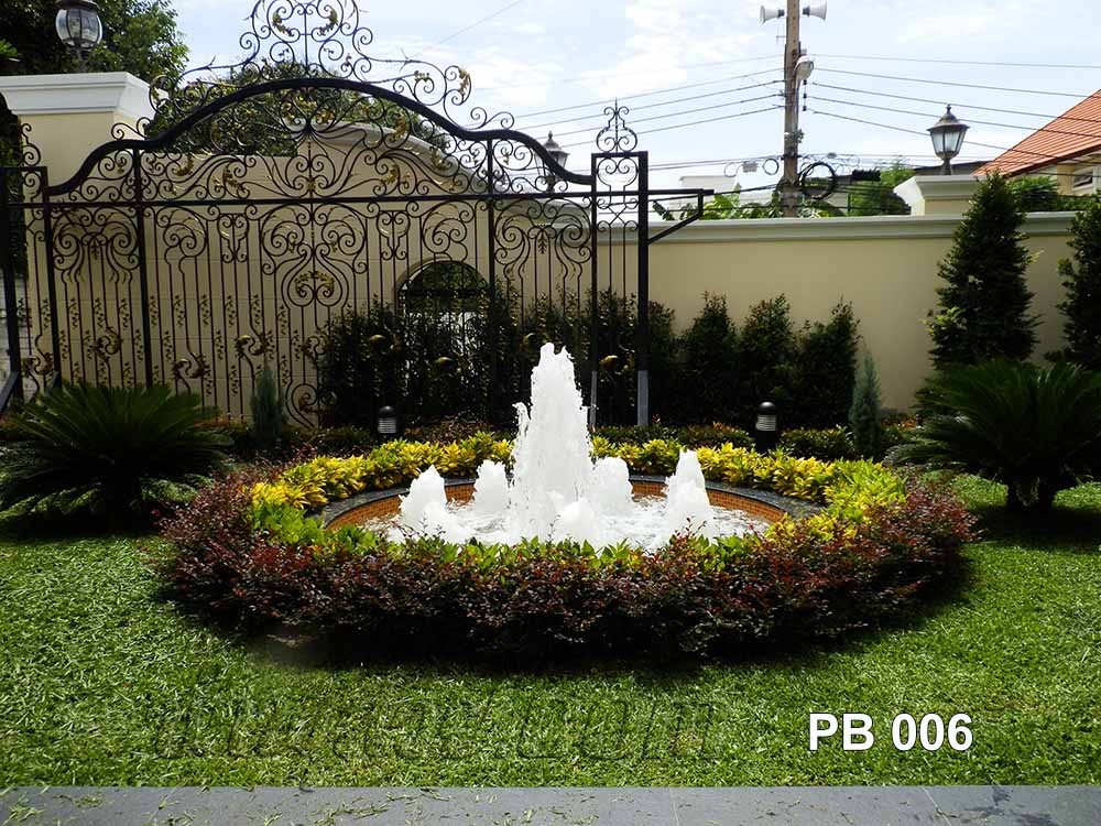 บ่อน้ำพุวงกลม หน้าบ้านคุณ พัชนี ซอยแบริ่ง32