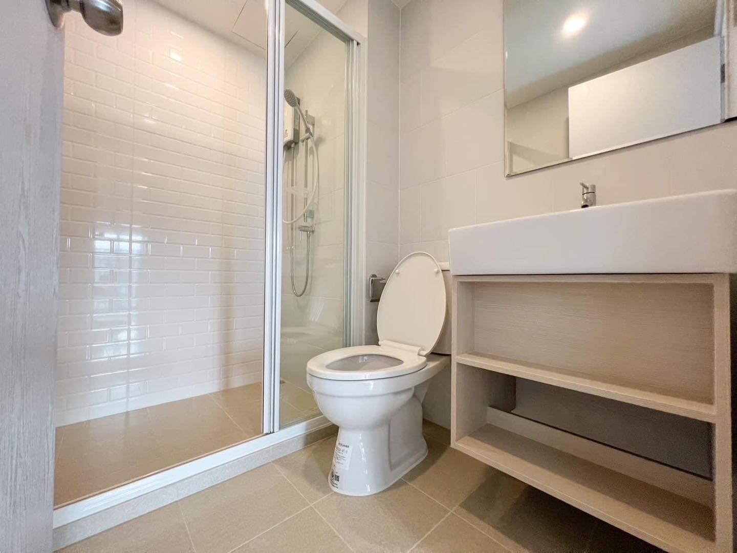 ให้เช่า ชีวาทัย ฮอลล์มาร์ค ลาดพร้าว โชคชัย 4 พื้นที่ 27 ตร.ม 1 ห้องนอน ราคา 13,000 บาท/เดือน