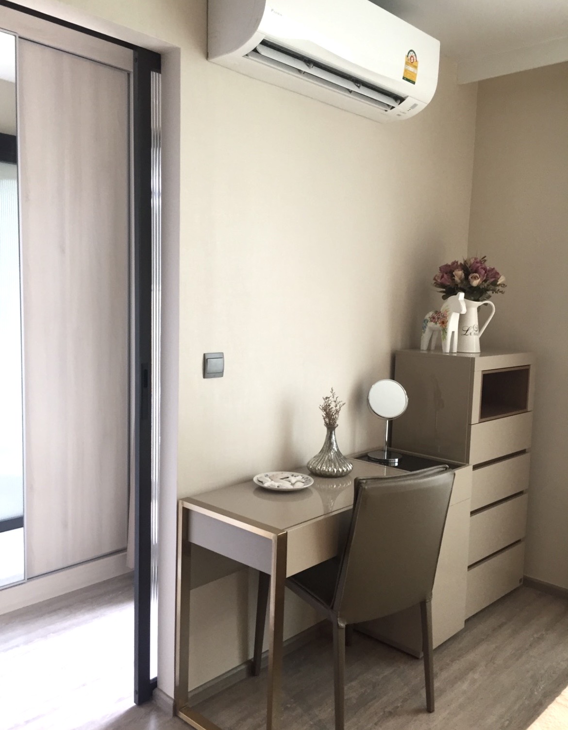 ให้เช่าคอนโด ริทึ่ม เอกมัย พื้นที่ 35 ตร.ม. 1 ห้องนอน เช่า 35,000 บ/ด