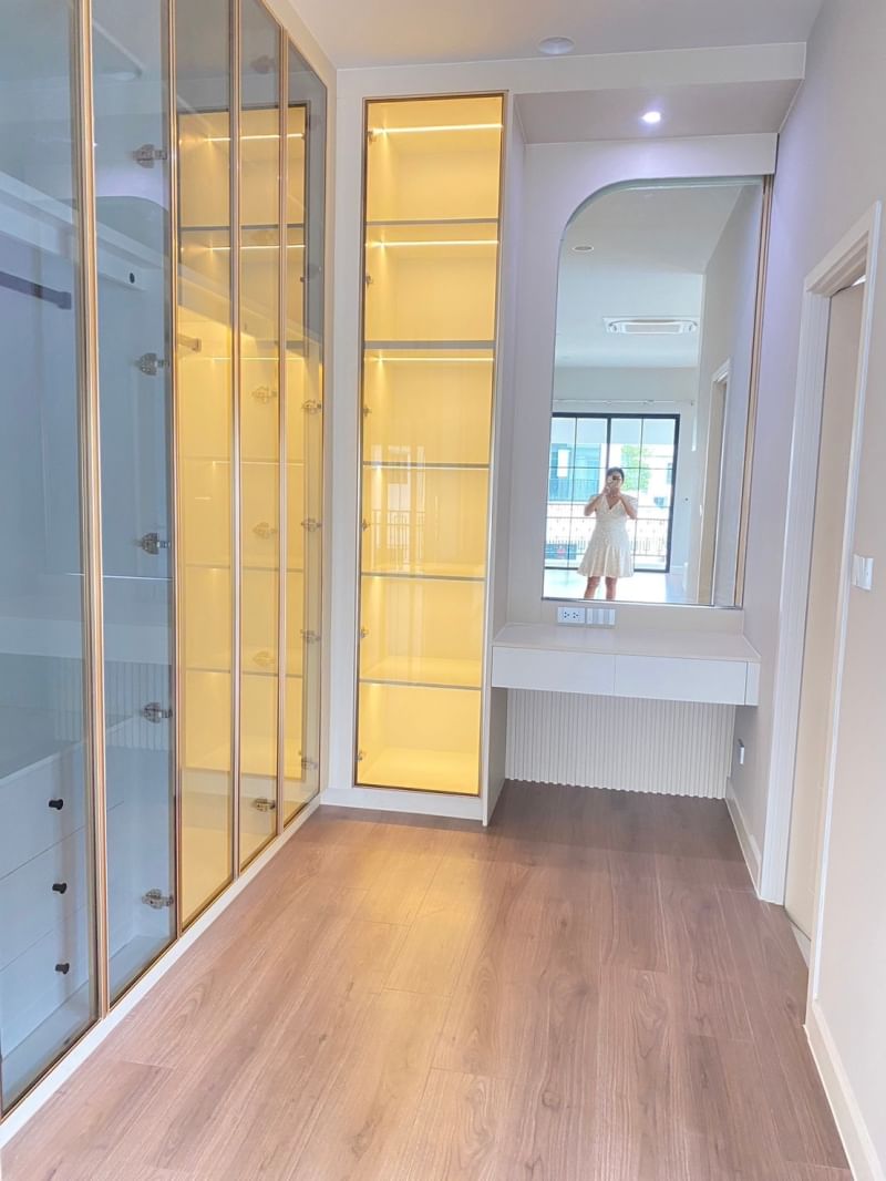 ขาย/ให้เช่าบ้านเดี่ยว 2 ชั้น ย่านบางพลี พื้นที่ 63 ตรว. 4 ห้องนอน เช่า 150,000 บ/ด ขาย 19.5 ลบ.