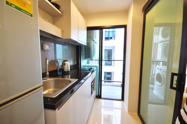 ขายให้เช่า ซีนิธ เพลส สุขุมวิท 42 พื้นที่ 37 ตร.ม. 1 ห้องนอน ขาย 3.4 ล้านบาท