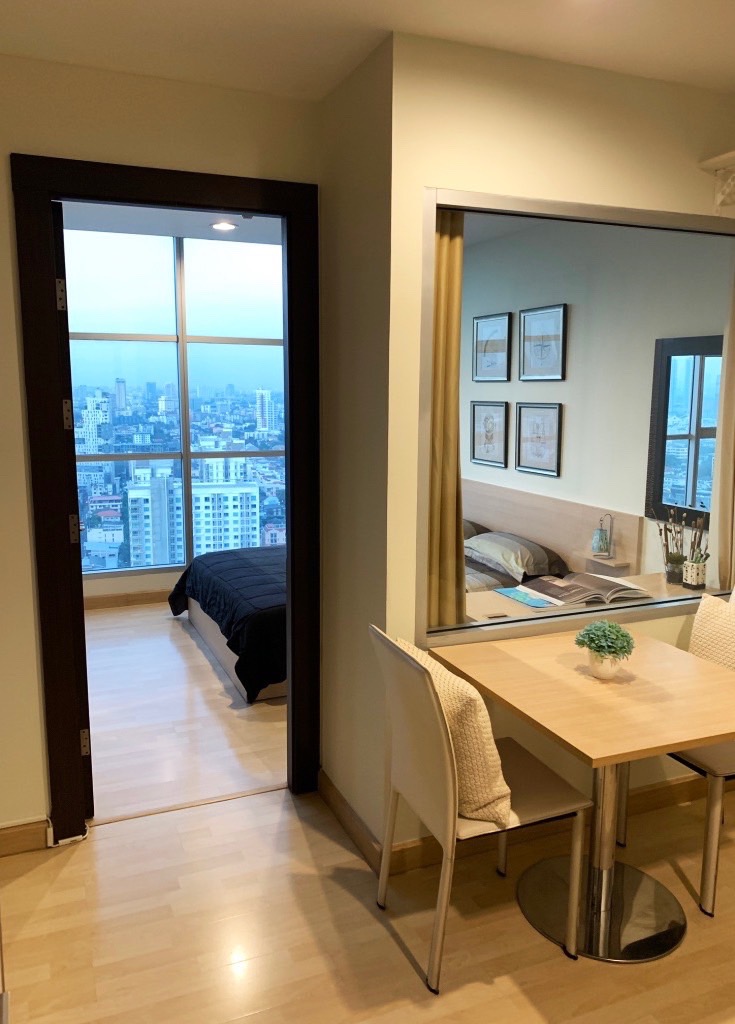 ให้เช่าคอนโด ริธึ่ม รัชดา พื้นที่ 35 ตร.ม. 1 ห้องนอน ราคา 15,000 บาท/เดือน