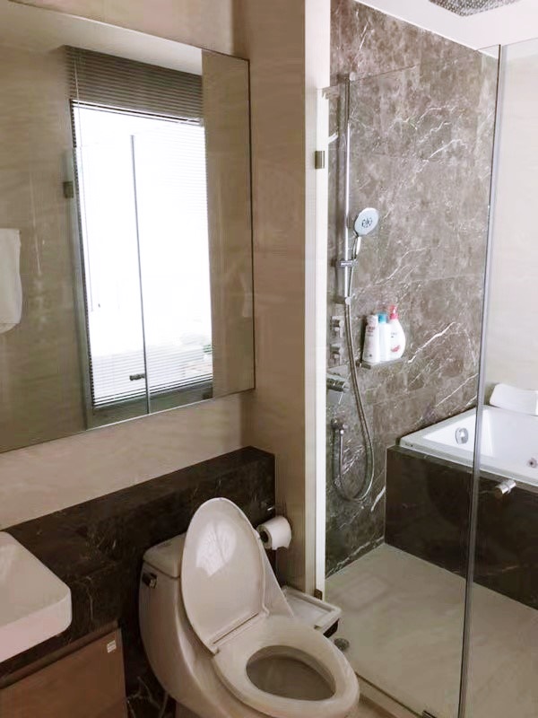 ให้เช่าคอนโด แอชตัน สีลม พื้นที่ 72 ตร.ม. 2 ห้องนอน ให้เช่า 58,000 บ/ด