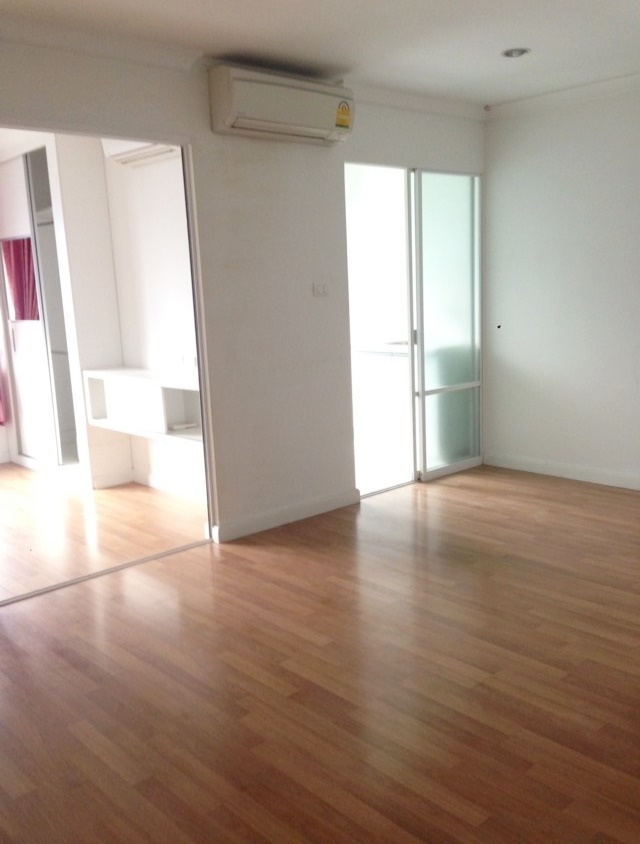 ขายคอนโด ลุมพินี เพลส พระราม 9 พื้นที่ 33.66 ตร.ม. 1 ห้องนอน (ห้องเปล่า) ขาย 3.5 ล.