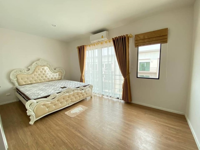 ให้เช่าทาวน์โฮม 3ชั้น ย่านรามอินทรา พื้นที่ 30 ตรว. เช่า 20,000 บ/ด