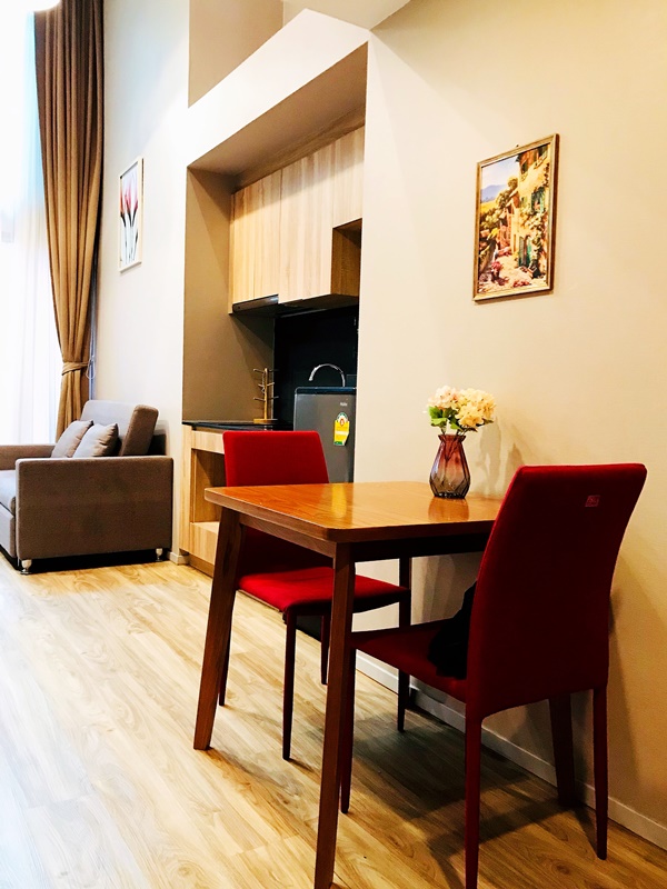 ให้เช่าคอนโด บลอสซั่ม คอนโด สาทร-เจริญราษฎร์ พื้นที่ 45 ตร.ม. 1 ห้องนอน เช่า 16,000 บ/ด