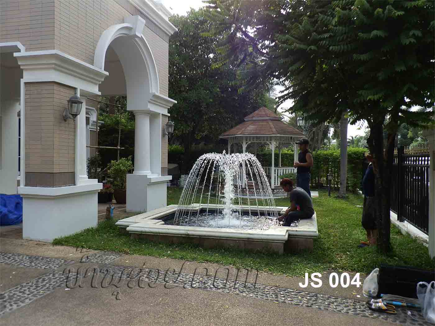 น้ำพุฮวงจุ้ย หน้าบ้านคุณ โจเซฟ ม.ลัดดาวัลย์