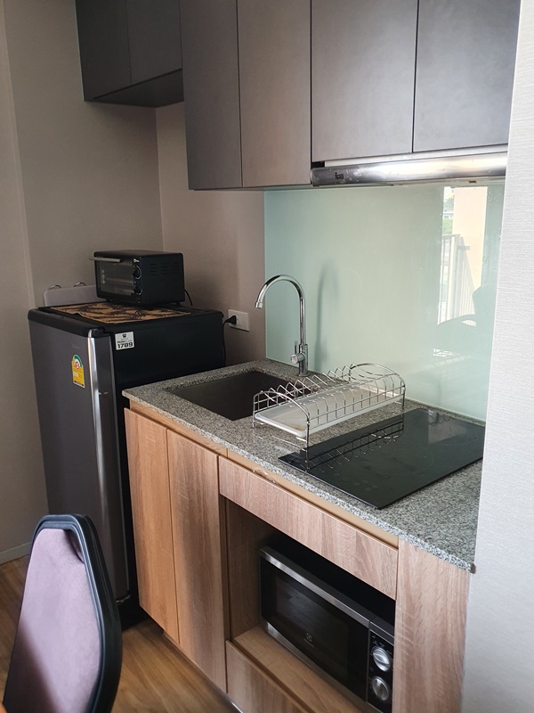 ให้เช่าคอนโด บลอสซั่ม คอนโด สาทร-เจริญราษฎร์ พื้นที่ 31 ตร.ม. 1 ห้องนอน เช่า 11,000 บ/ด